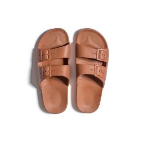 Freedom Moses | Caramel Brown Slides